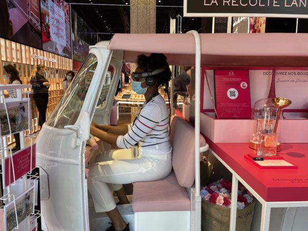 穿梭于“AR花海”兰蔻沉浸式AR购物体验