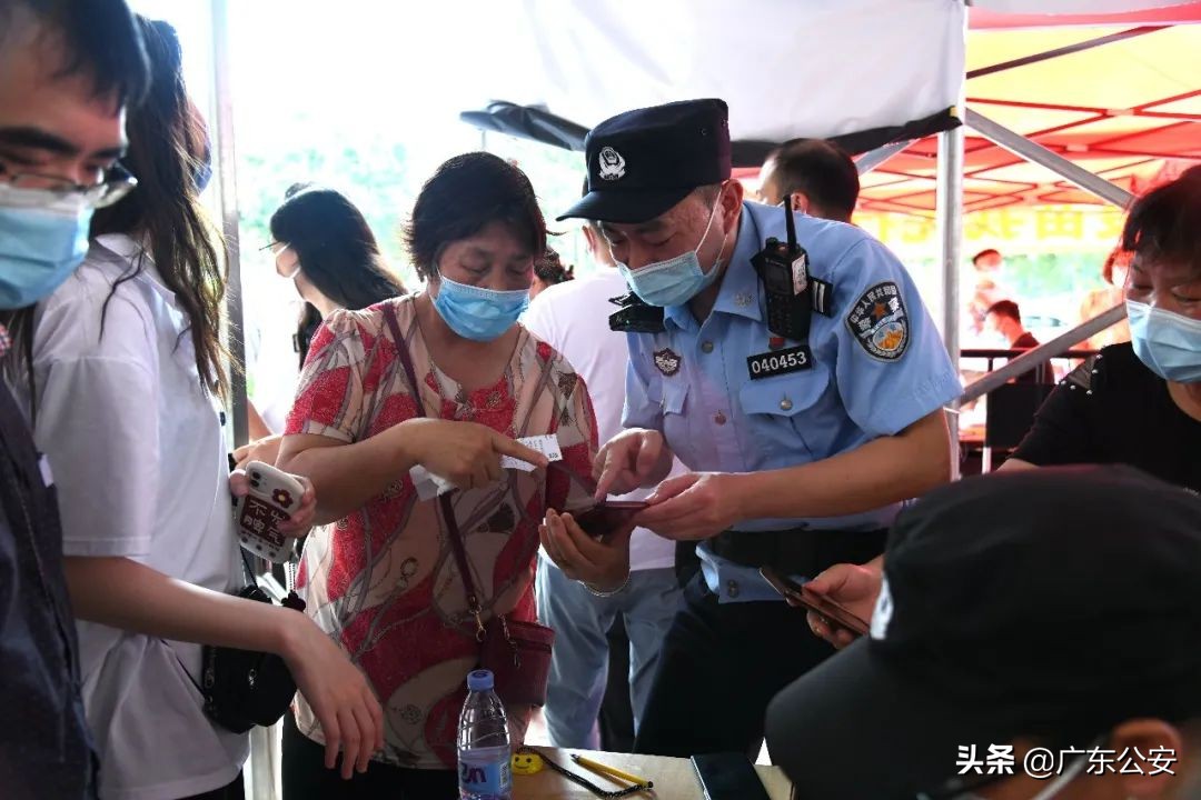 大雪纷飞坚守在抗疫一线的视频,深夜零下七度坚守抗疫一线