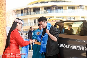 新款长安cs75plus试驾第一视角,一见倾心车展体验长安cs75plus