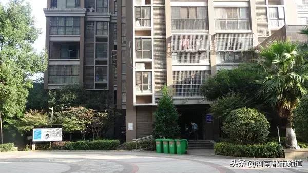 “她们一跳我的天塌了！”男子劝阻广场舞遭大妈*攻围**猝死！