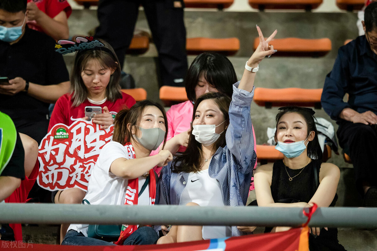 阿奇姆彭梅开二度,阿奇姆彭破门