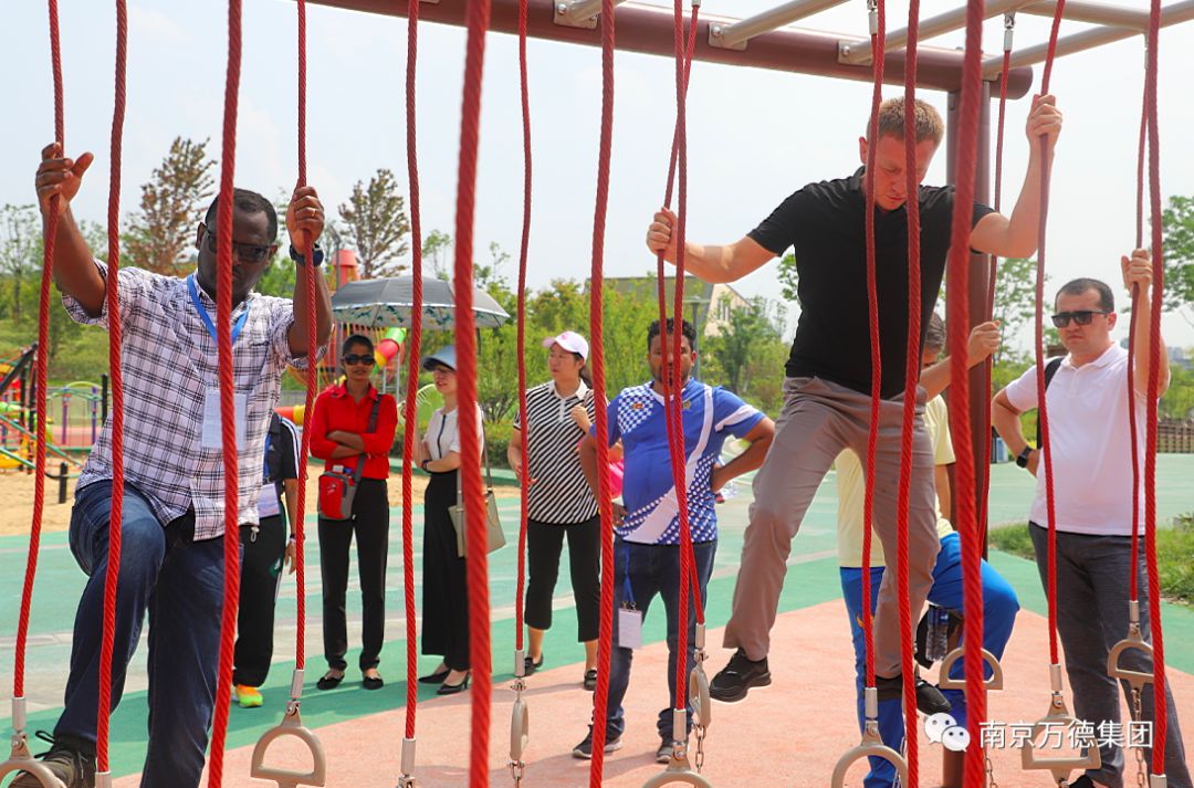 体育让南京万德集团与“一带一路”牵手，共建友谊桥梁