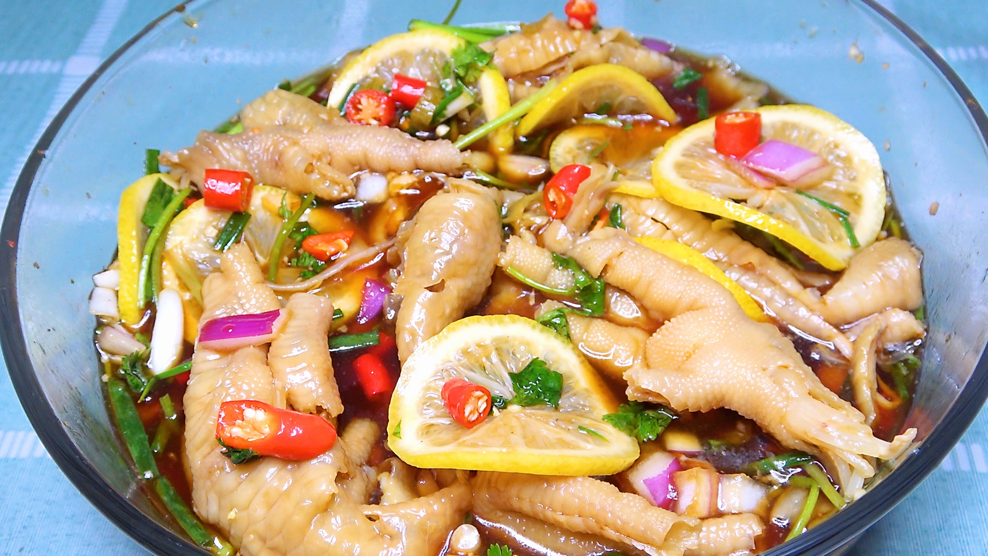 鸡爪去骨新方法，一根牙签就搞定，简单快速又完整，真实用