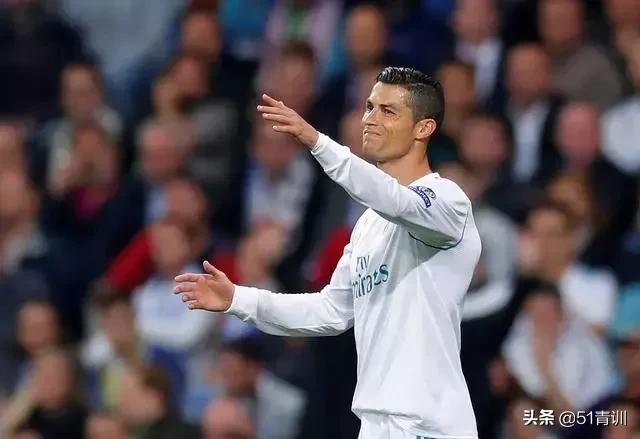 传球选择合理的时机,不会判断长传球的落点怎么办