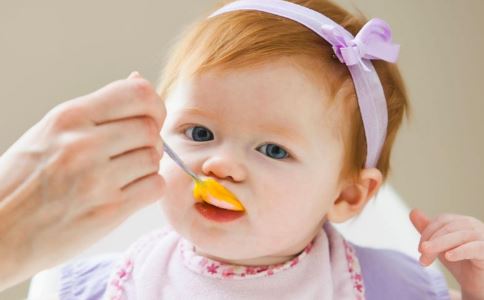 小孩身上起湿疹能用艾叶水洗么,孩子脸上起湿疹可以沾水吗