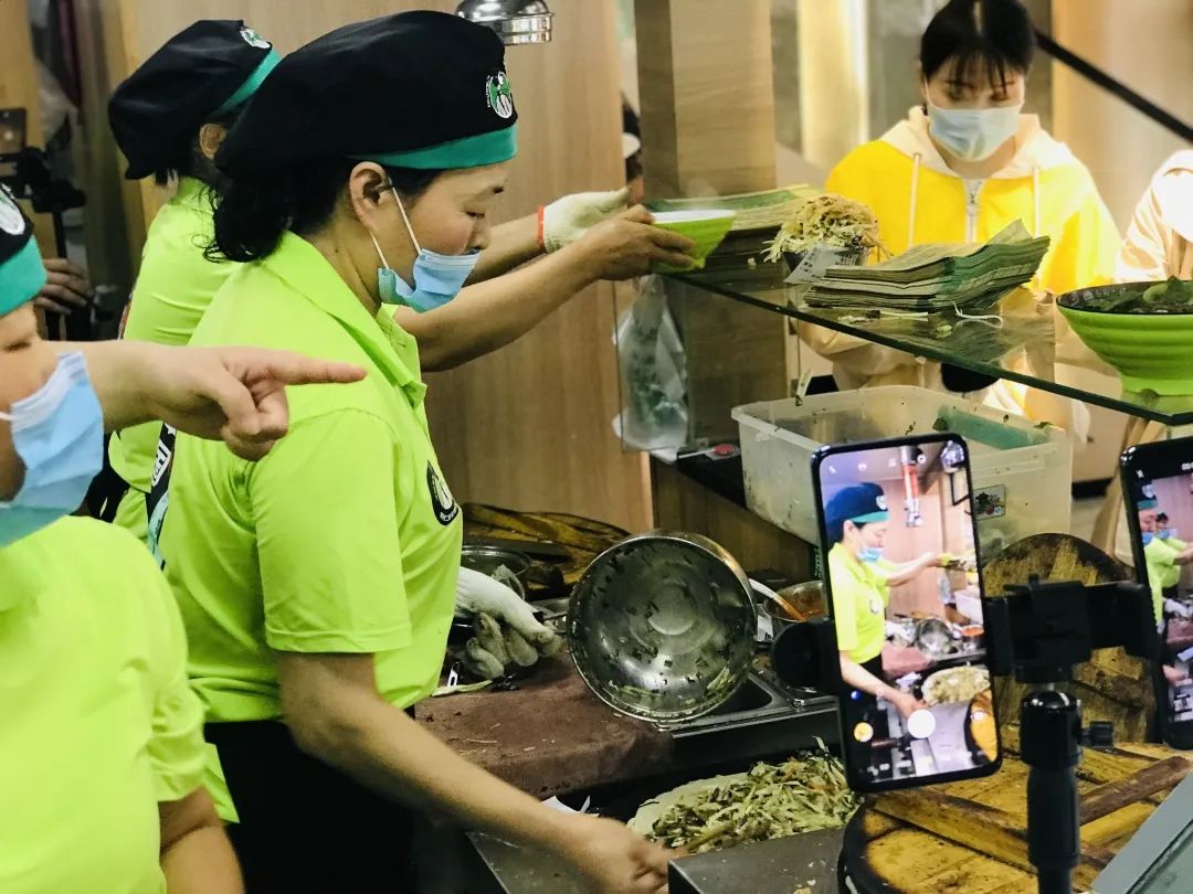 邻村二妮家的煎饼,东海二妮菜煎饼哪家好吃