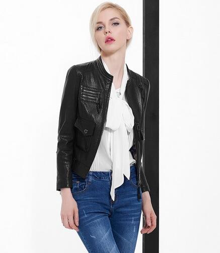 黑色修身机车短款皮衣搭配,短款机车皮衣高级穿搭小个子