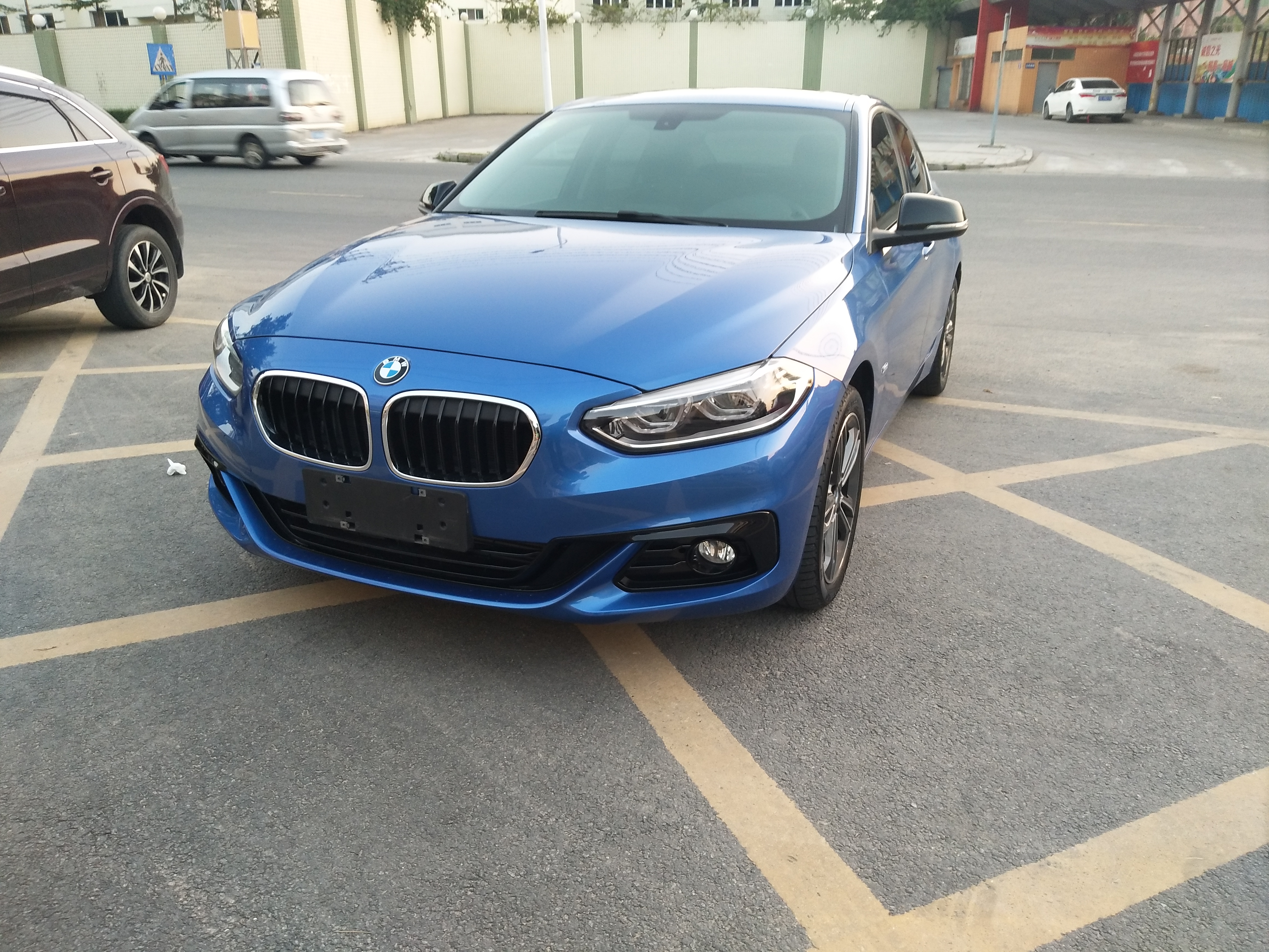 2017宝马118i落地大概多少钱,2016款宝马118i两厢1.5t进口驾驶测评