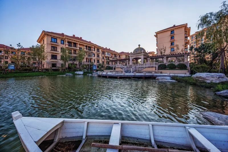 欧洲造园技艺恒华湖公馆一弯湖水，一生所向，湖居美宅！