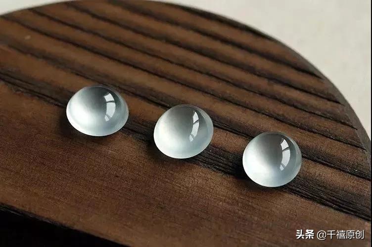 溥仪从紫禁城偷出400件宝贝！这件翡翠，据说都赶上马云身价了