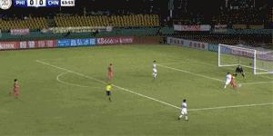 武磊单刀助国足胜新加坡,武磊国足失误