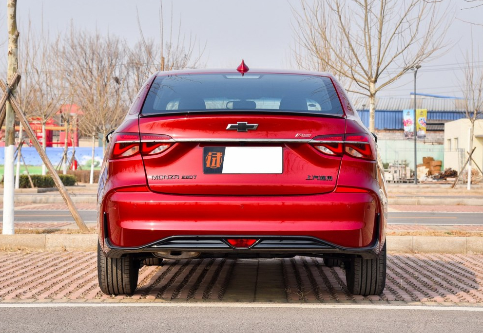 这合资车全系国六,四轮独悬,配车侧预警+电动座椅,已跌破十万