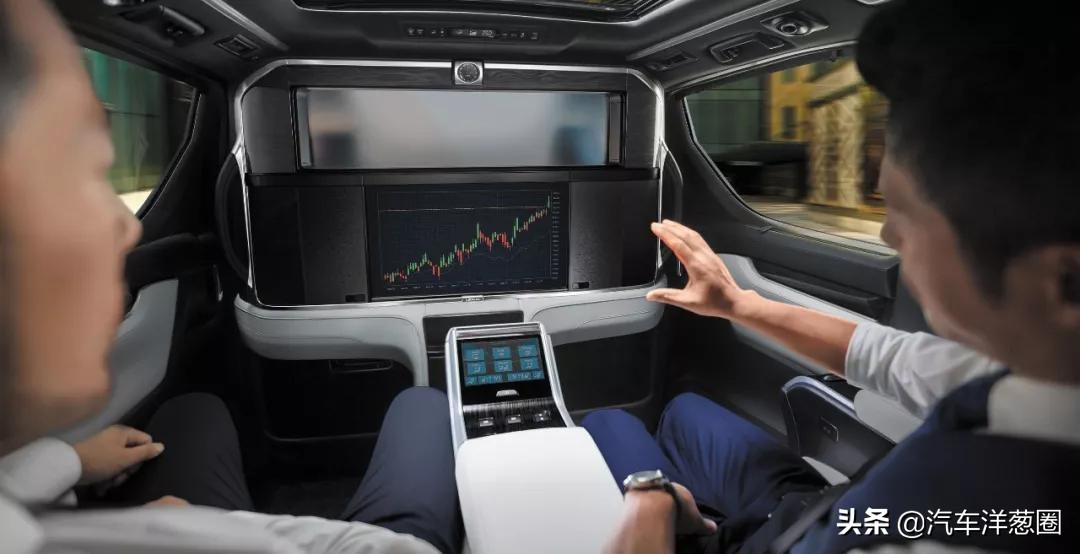 比埃尔法更豪华的雷克萨斯LM有多牛？这内饰，没2000万身价压不住