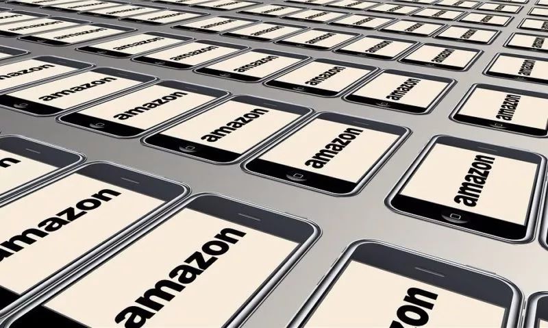 zara鍒涘浜哄勾鏀跺叆澶氬皯,zara鎹㈡柊鐨勫憳宸ユ湇