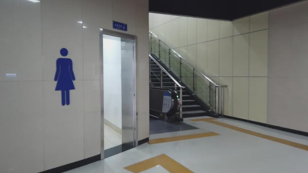 内急憋不住的时候，黑卡金卡都比不上武汉地铁这张卡