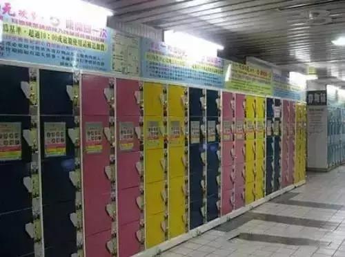 下了飞机运的行李要从哪里拿,下了飞机去哪里取托运的行李