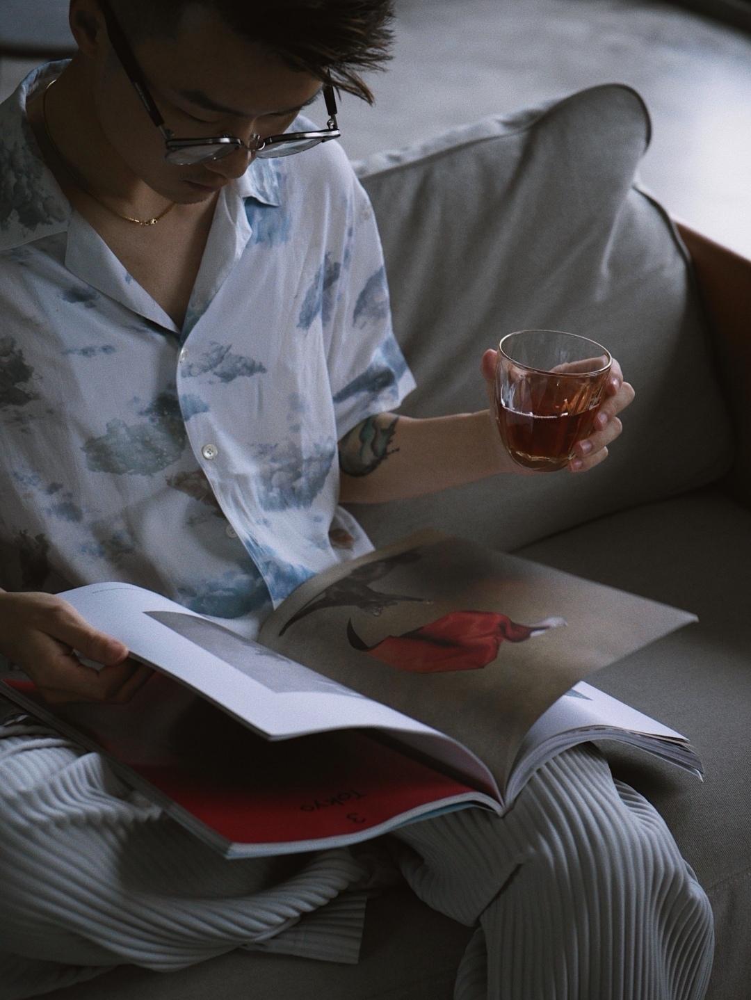 能驾驭“夏威夷”风的都不是普通男人？但可能宽松风才是YYDS