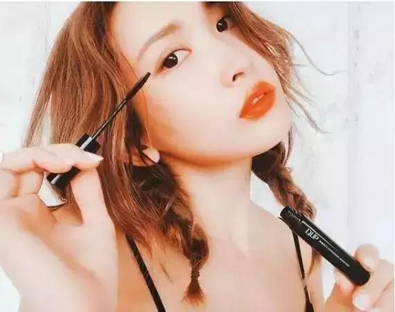 日系网红鼻祖｜有颜有钱，会投胎也是门技术