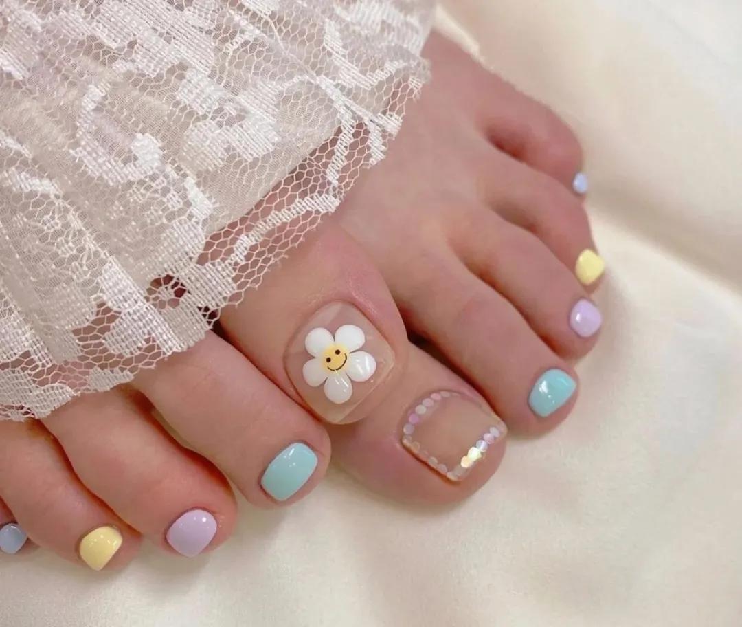 温柔夏季显白脚指甲,脚指甲美甲秋冬显白黄色