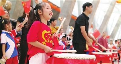 国庆观阅兵盛况有感,观看国庆阅兵大典