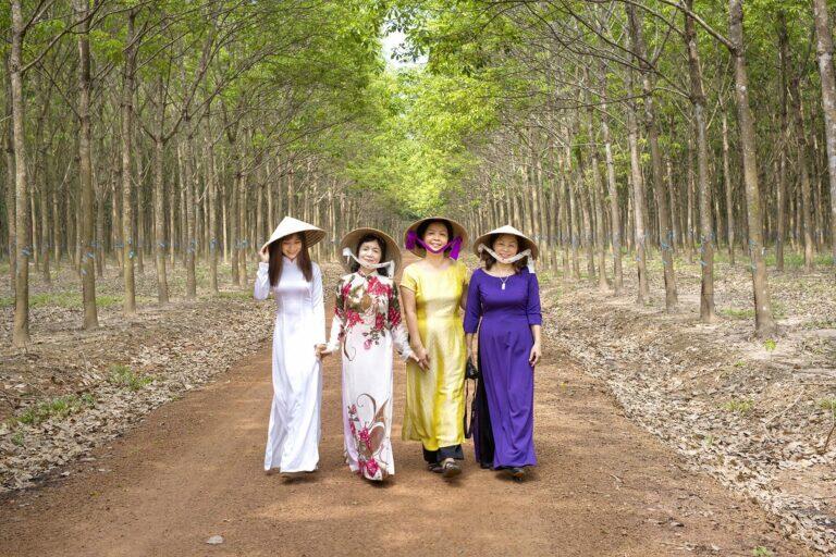 传统外国民族服饰有哪些,世界的民族特色服装有多少