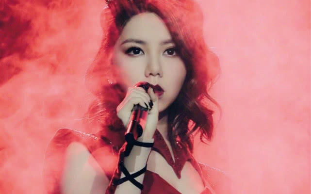 外国人听邓紫棋唱光年之外英语版,外国人听邓紫棋唱光年之外完整版