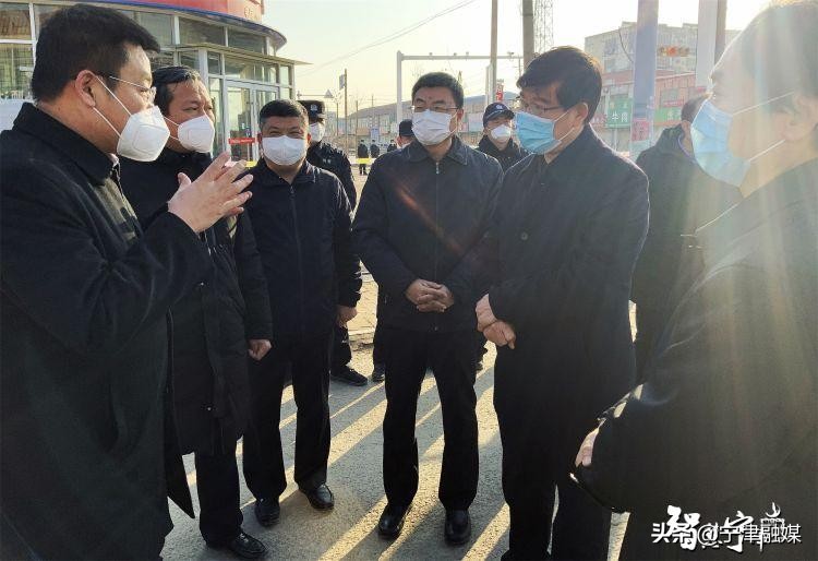 抗击疫情筑起钢铁长城,筑起了抗击疫情的巍峨长城