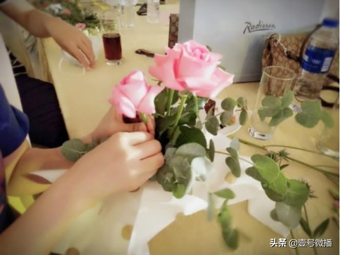 天诚丽筠酒店“浅花.迷夏”主题婚礼沙龙在津举行