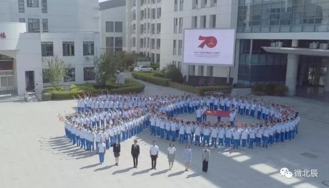 超燃现场燃爆全场校园,超震撼的快闪视频