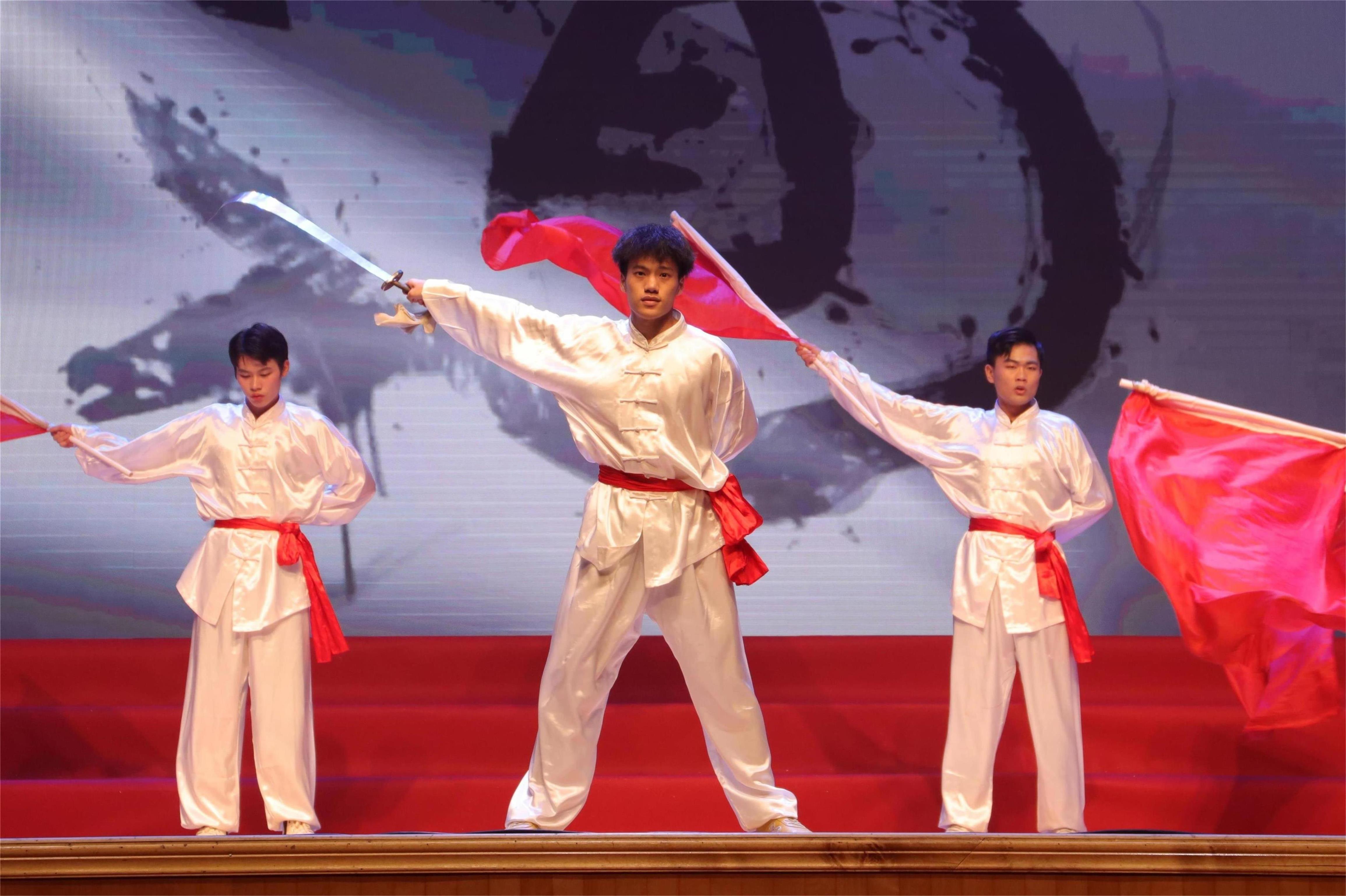 福医举办五四晚会激扬青春正当时