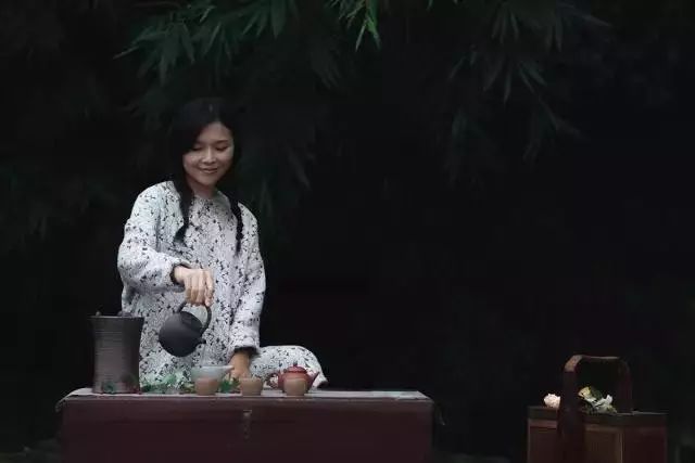 十年前的美女主播去哪了,十年前离开央视的女主持人