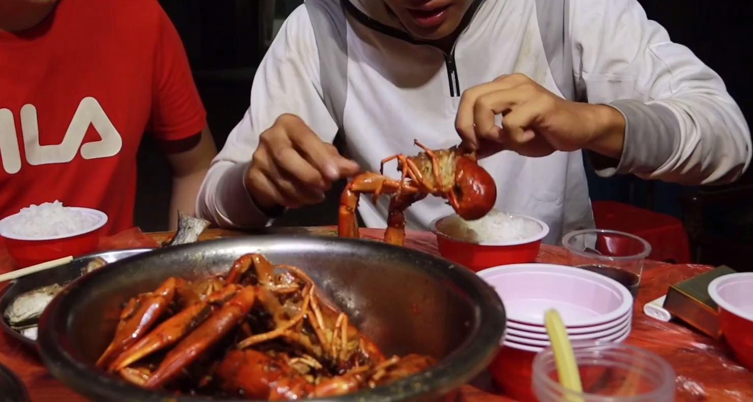 彩色大虾,广东水库彩色斑点小鱼