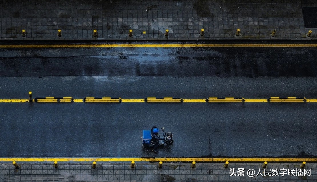 90后外卖小哥中508万,95后外卖小哥三年挣了102万