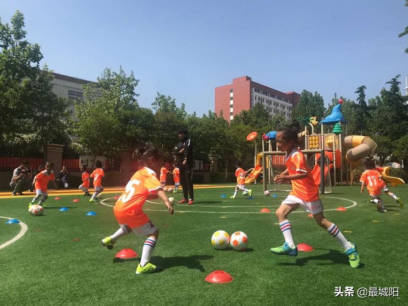 2024青岛青少年城市足球联赛开赛,青岛城阳足球公园