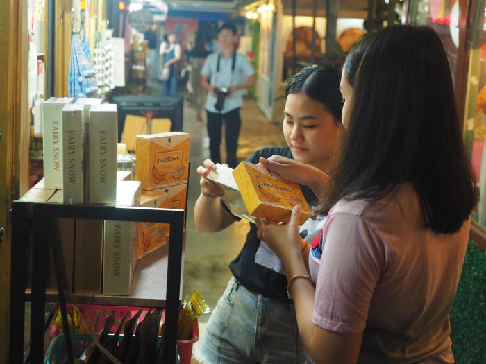 泰国旅游必买品泰国面霜,泰国购物必买清单攻略香水