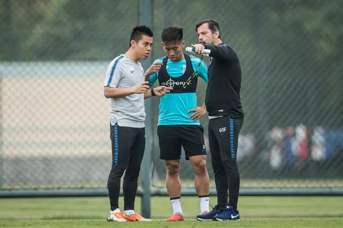 喂？有人做西班牙代购嘛？申花可能有这个需要......