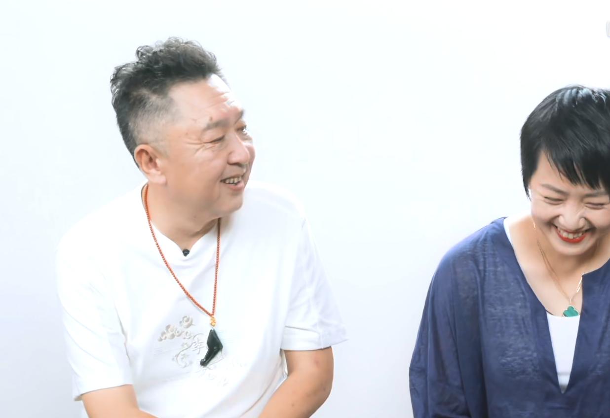 20岁嫁给于谦,做了20年的全职太太,大哥背后的女人真苦