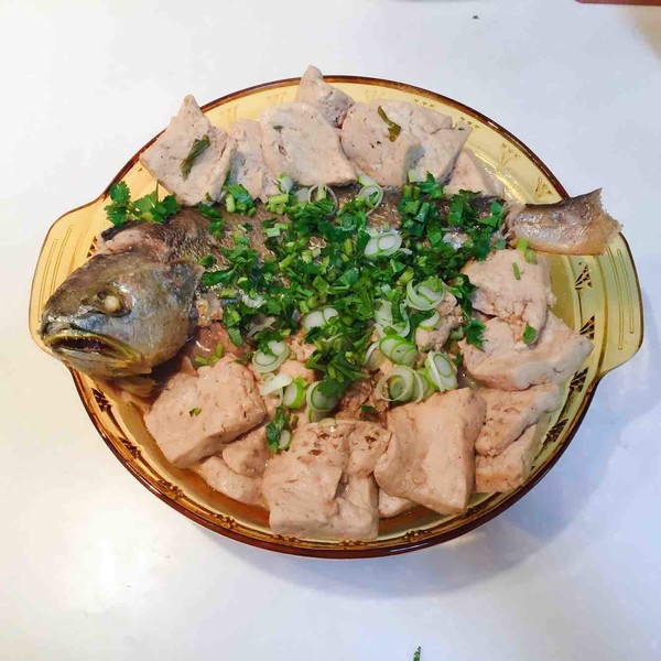 这样炖出来的鱼汤保证鲜美肉嫩,鱼汤怎么炖才能让汤好喝鱼好吃