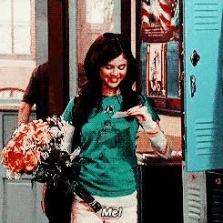 讲真的｜戚薇钟楚曦跳槽做美妆博主，你看谁更行？