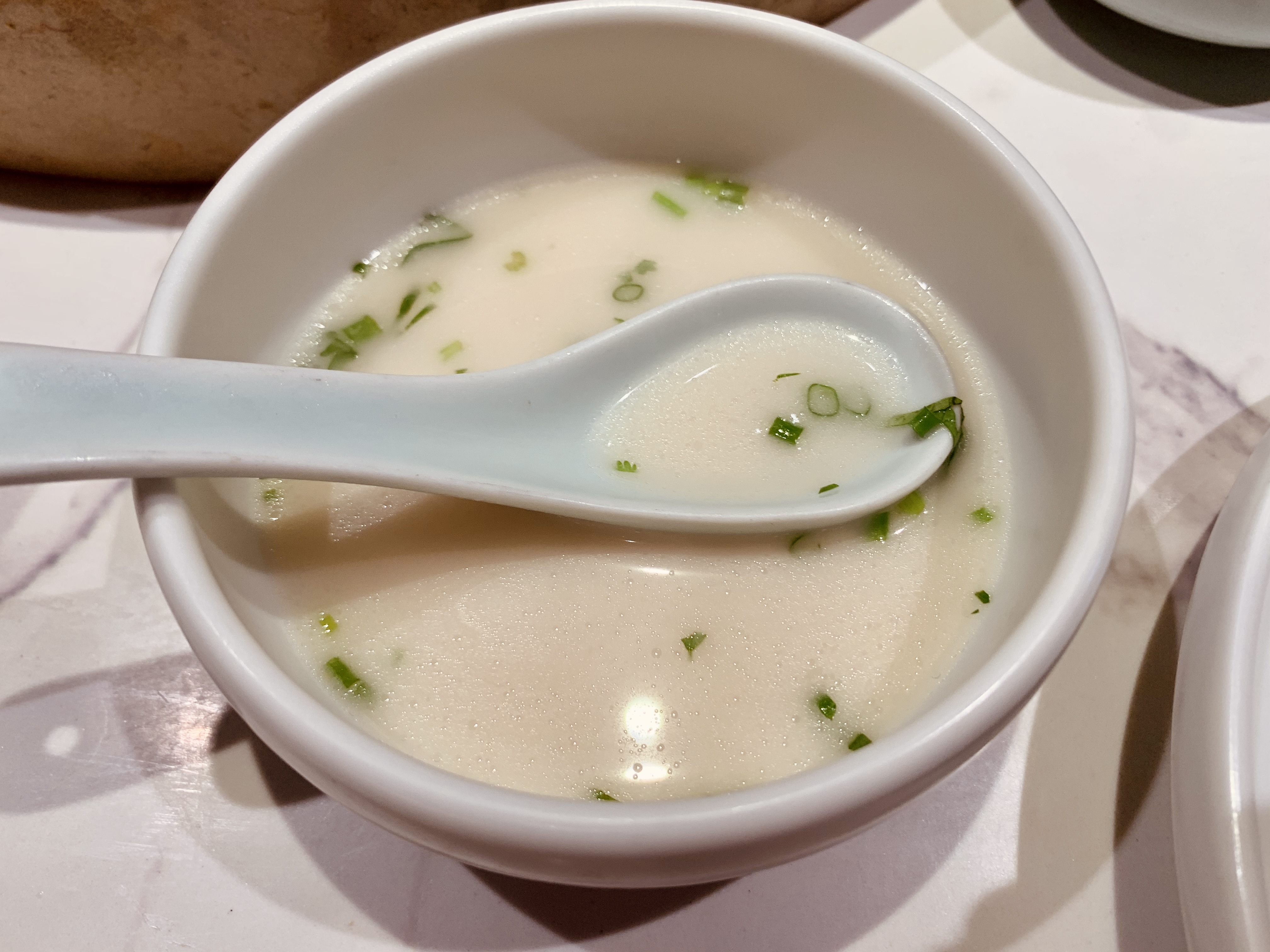 比神仙水还要仙的云南蒸汽石锅鱼,了解云南蒸汽石锅鱼