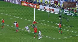 一场足球比赛跑多少步,一场足球比赛球员跑动距离