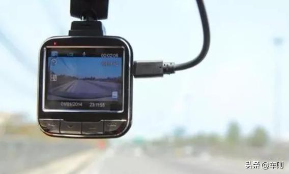 汽车后期可以加装行车记录仪,有没有必要加装内置行车记录仪