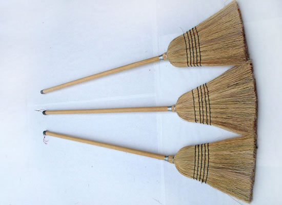 室内扫把怎样清洗,扫把脏了不用愁清洗