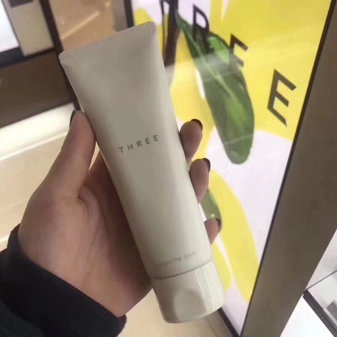 日本的彩妆品牌哪个气垫最好,日本最好用的十大粉底