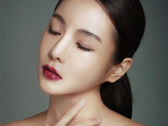 化妆初学口红推荐哪个,初学化妆用什么颜色的口红