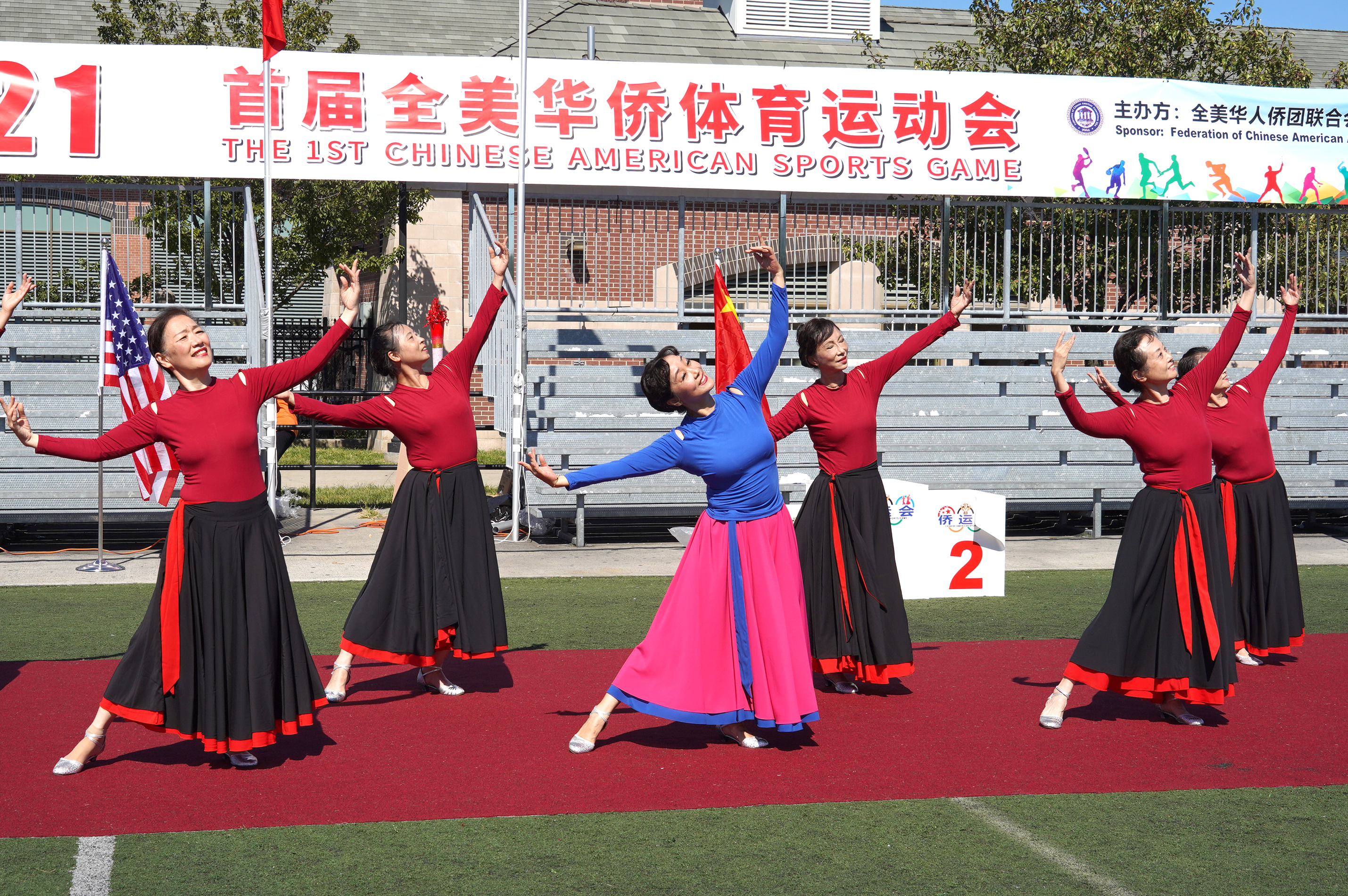 庆国庆70周年主题活动,庆国庆文艺汇演中国红