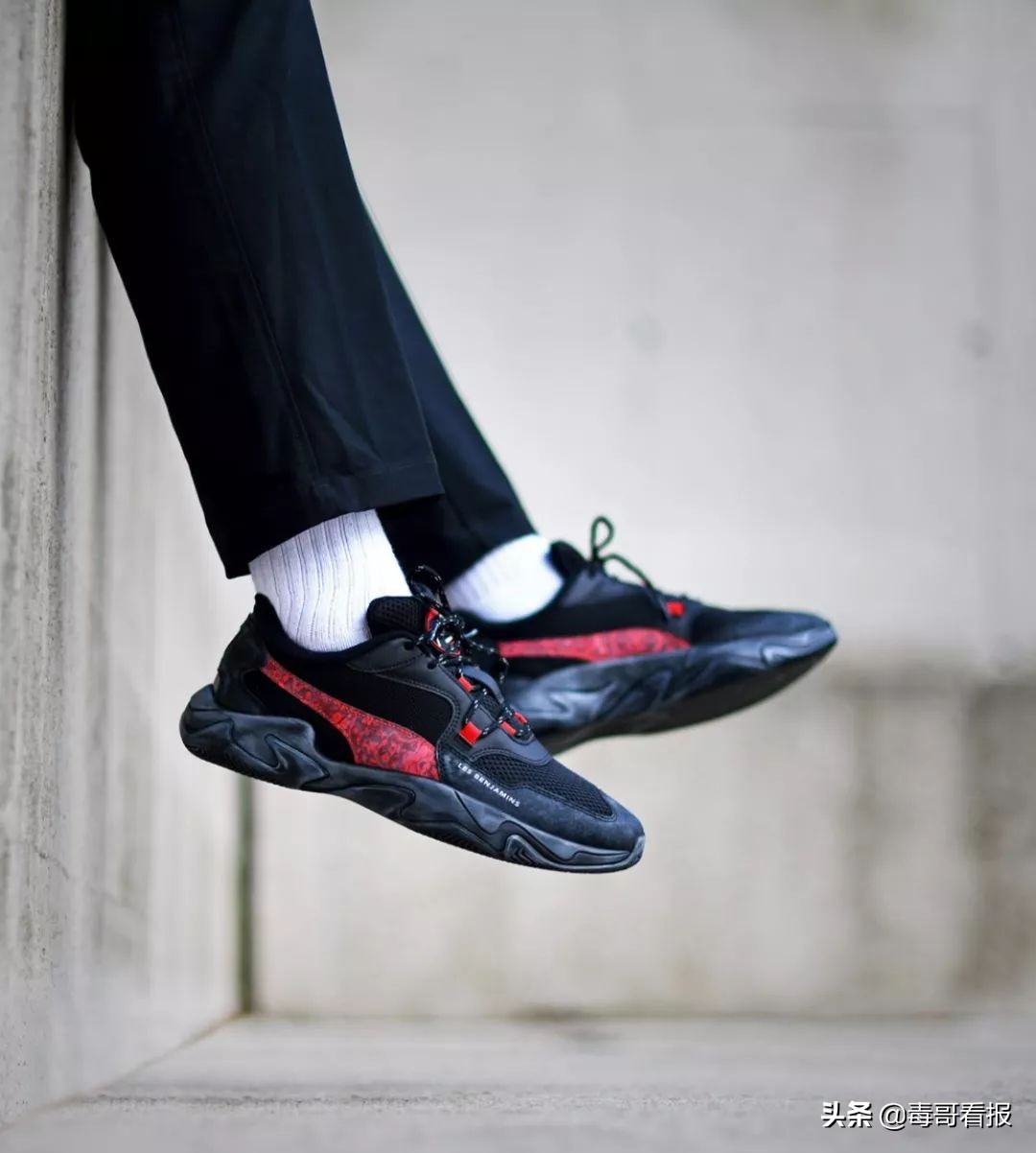 puma全面反光的鞋子,puma全掌碳板钉鞋测评