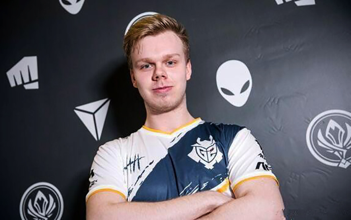 G2微博整活：霸哥你说的塔刀是这个意思吧！网友看完笑出声