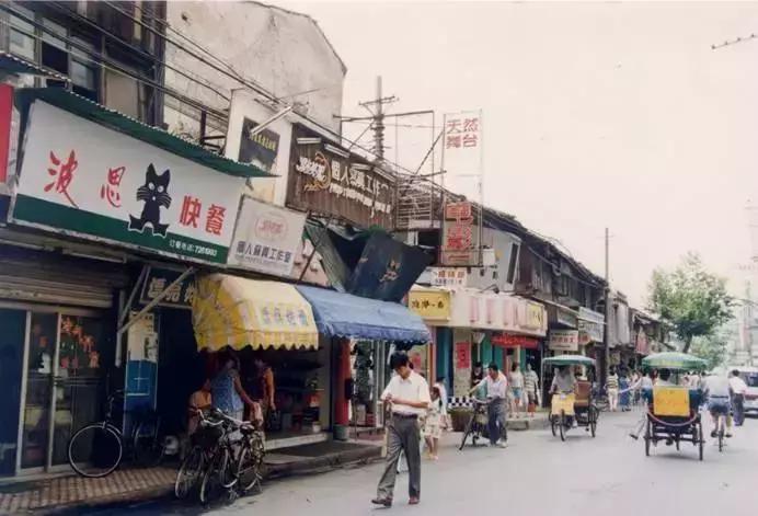天一广场附近的老街,天一广场20年前