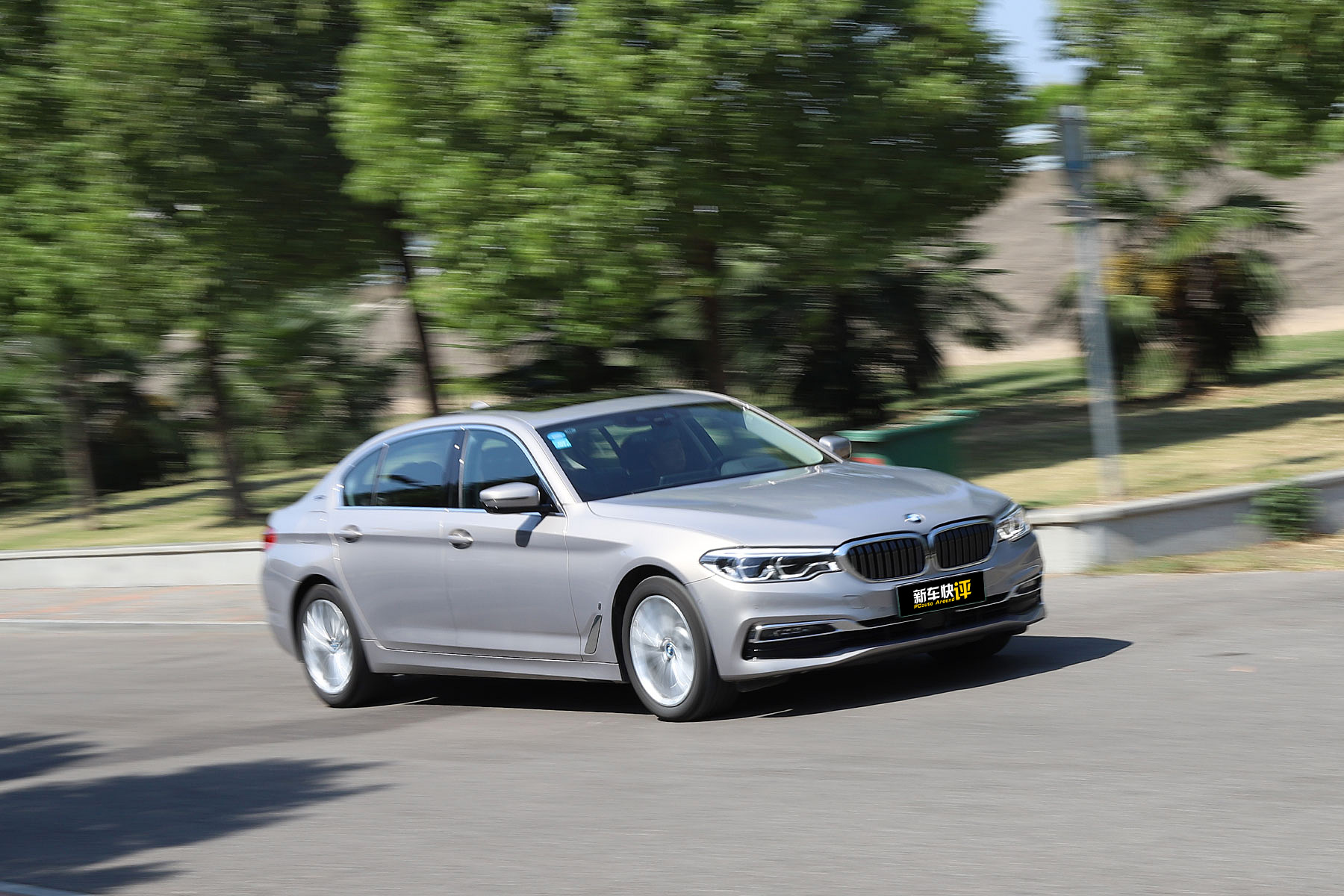 这一代宝马5系操控感怎样,宝马5系直列6缸2.5发动机油耗高